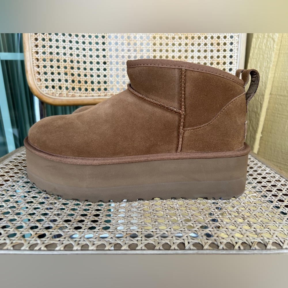 Mini Platform UGG Boots size 10 - Picture 3 of 6